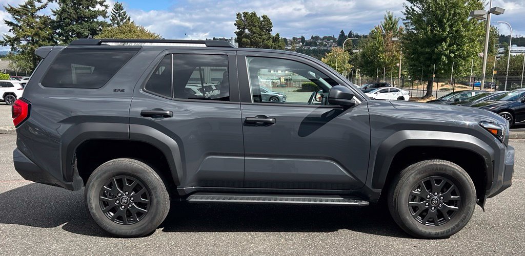 Certified 2025 Toyota 4Runner SR5 AWD/4WD image 4
