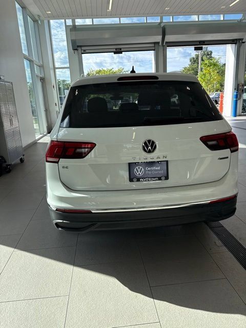 Used 2022 Volkswagen Tiguan SE AWD/4WD image 28