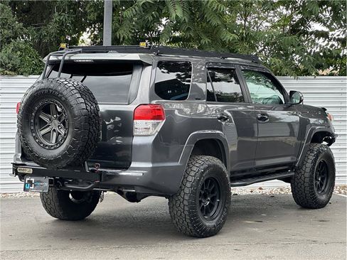 Used 2010 Toyota 4Runner Limited AWD/4WD image 10