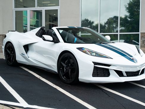Used 2024 Chevrolet Corvette E-Ray AWD/4WD image 8