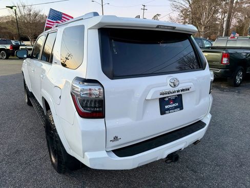 Used 2017 Toyota 4Runner SR5 Premium image 3