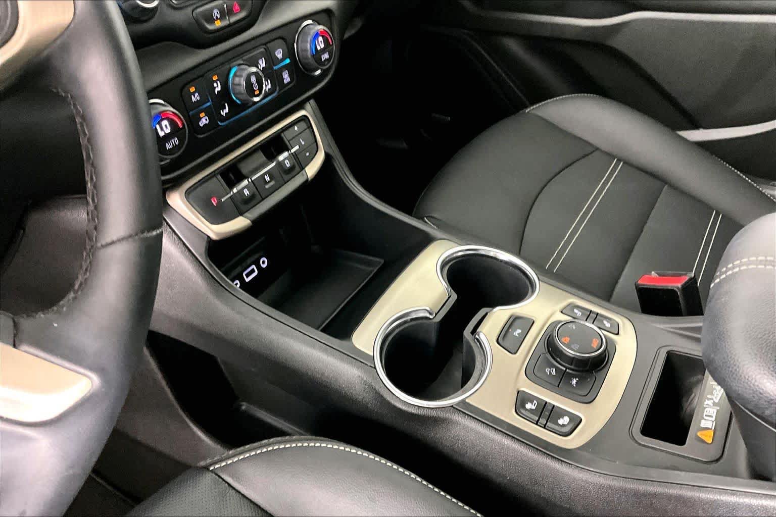 Used 2024 GMC Terrain Denali AWD/4WD image 15
