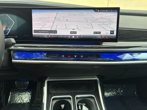 Used 2023 BMW 740i RWD image 27