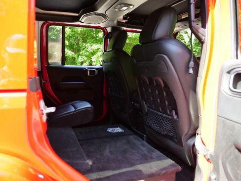 Used 2018 Jeep Wrangler Unlimited Rubicon AWD/4WD image 33