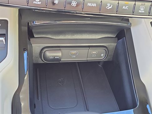 New 2025 Kia Telluride S image 30