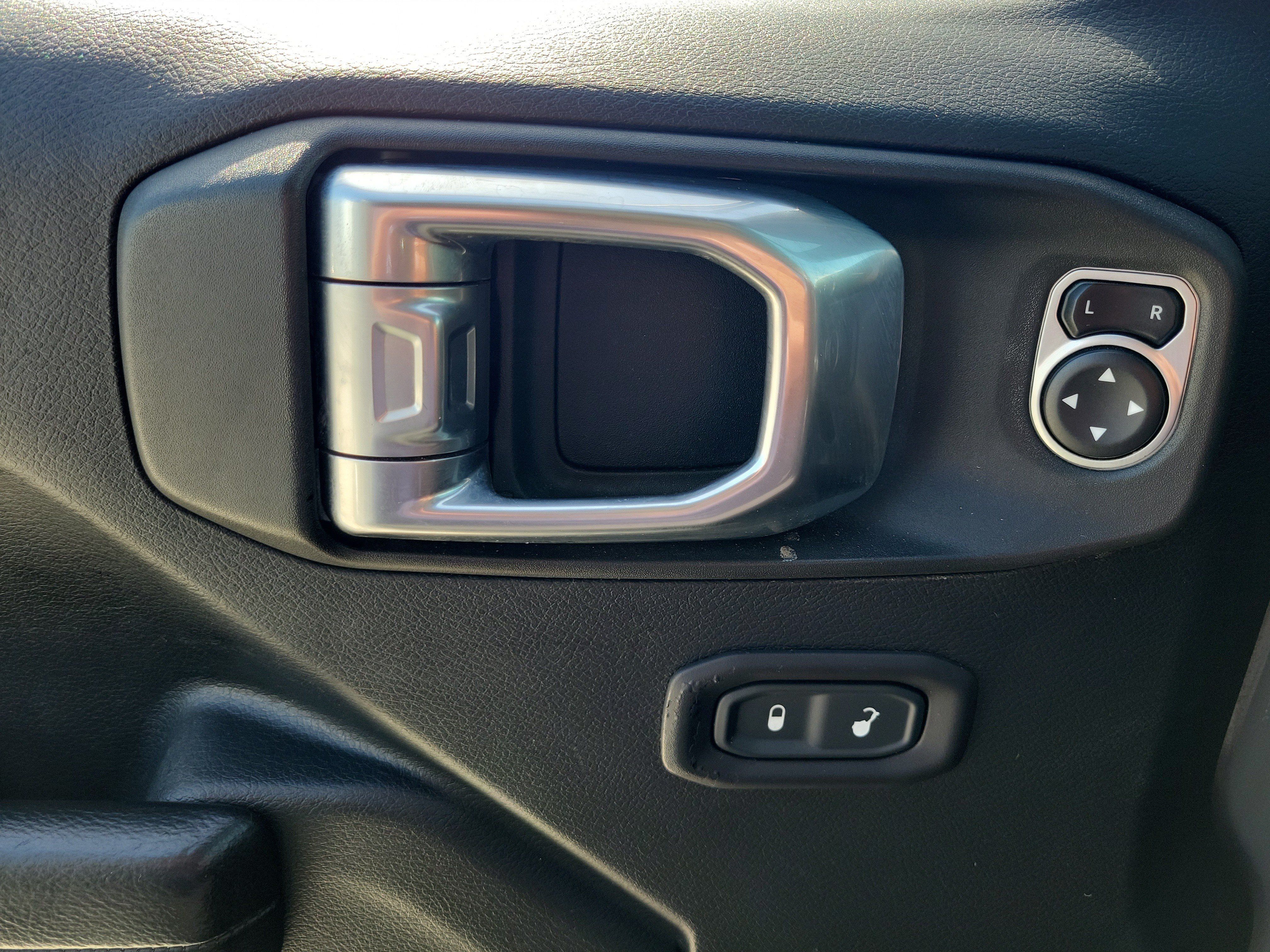 Used 2019 Jeep Wrangler Unlimited Sport S AWD/4WD image 22