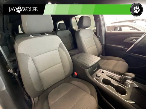 Used 2024 Chevrolet Traverse LT FWD image 19