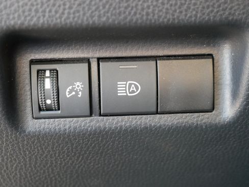 Used 2025 Toyota RAV4 XLE AWD/4WD image 22
