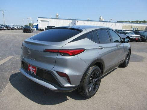 Used 2025 Buick Envista Sport Touring FWD image 6