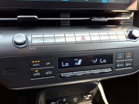 Used 2024 Hyundai Kona SEL FWD image 21