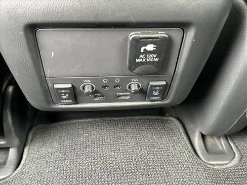 Used 2017 Nissan Pathfinder Platinum w/ Family Entertainment Package image 12