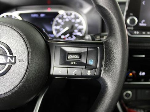 Certified 2022 Nissan Rogue SV FWD image 25
