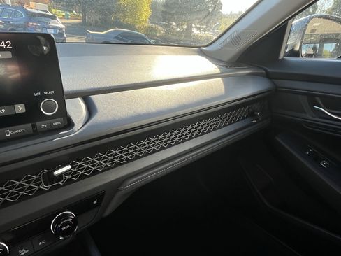 Used 2024 Honda Accord EX image 23