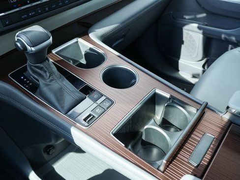 Used 2022 Toyota Sienna XLE image 17