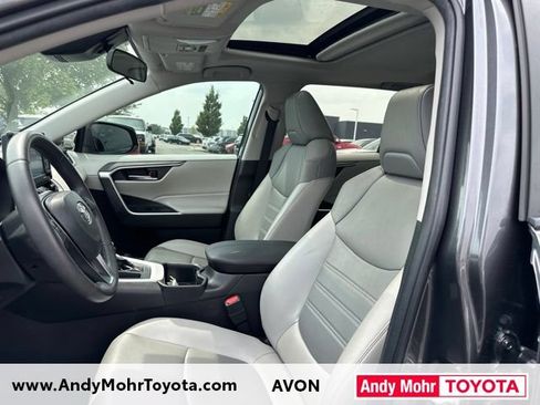 Used 2022 Toyota RAV4 XLE Premium FWD image 10