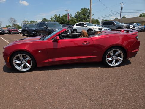 Used 2020 Chevrolet Camaro SS RWD image 6
