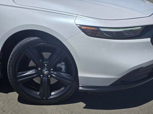 Used 2025 Honda Accord Sport image 9