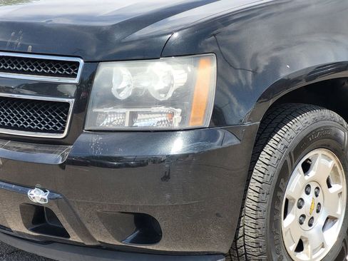 Used 2011 Chevrolet Suburban LS RWD image 5