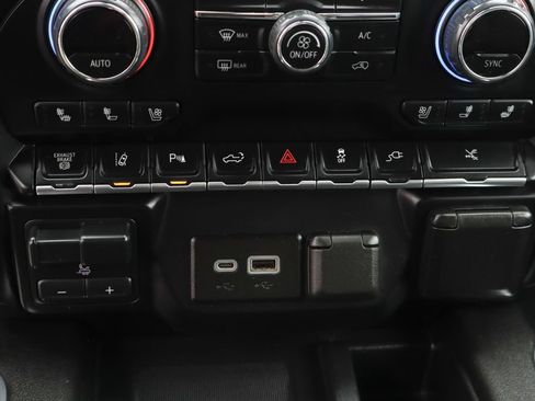 Used 2022 Chevrolet Silverado 3500 High Country AWD/4WD image 39