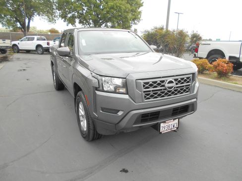 Used 2024 Nissan Frontier SV w/ Technology Package RWD image 6