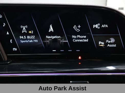 Used 2024 Cadillac Escalade ESV V w/ Heavy-Duty Trailer Package AWD/4WD image 33