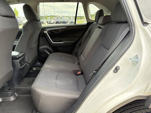 Used 2024 Toyota RAV4 LE FWD image 37