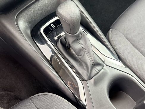 Used 2025 Toyota Corolla LE FWD image 18