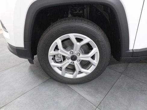 New 2026 Jeep Compass Latitude image 27
