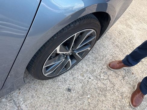 Used 2021 Toyota Corolla SE w/ Carpet Mat Package (TMS) image 7