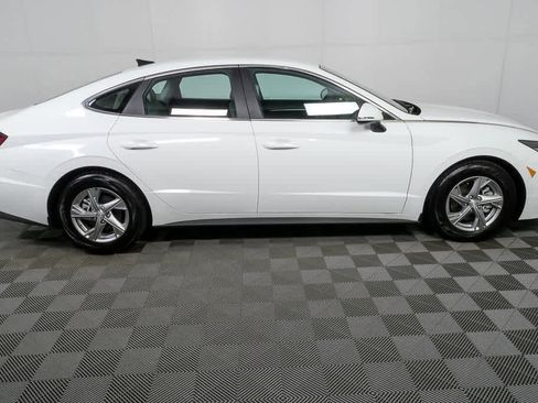 Used 2023 Hyundai Sonata SE image 2