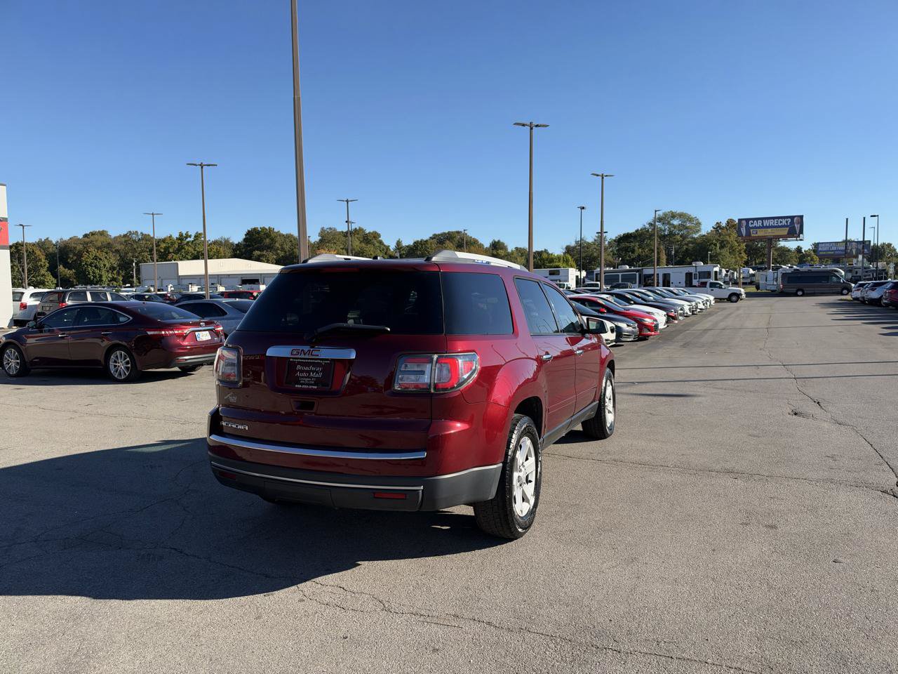 Used 2015 GMC Acadia SLE FWD image 3