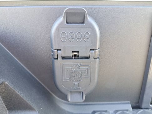 New 2025 GMC Canyon Elevation image 5