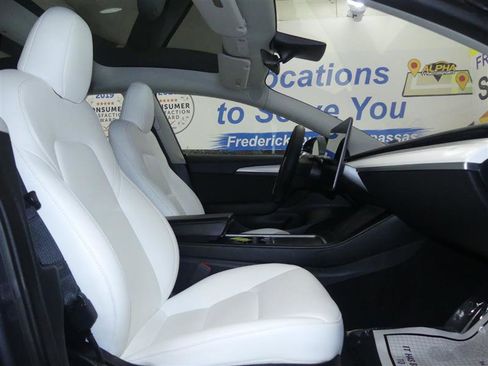 Used 2023 Tesla Model 3 Standard Range image 8