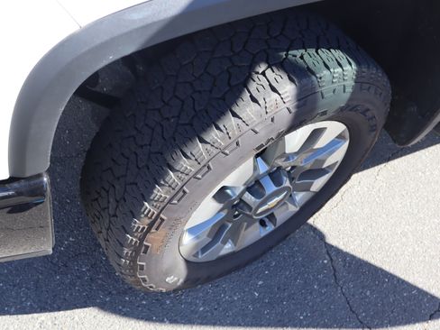 Certified 2024 Chevrolet Silverado 2500 Custom w/ Custom Value Package image 40