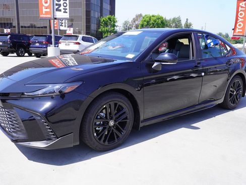 Certified 2026 Toyota Camry SE FWD image 4