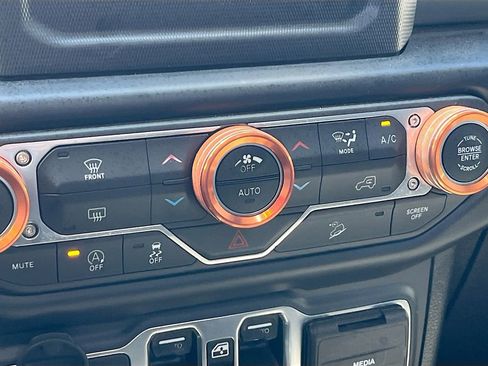 Used 2019 Jeep Wrangler Unlimited Sport S image 15