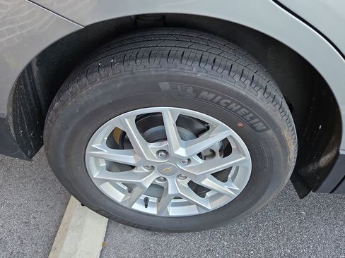 Used 2024 Chevrolet Equinox LT FWD image 7
