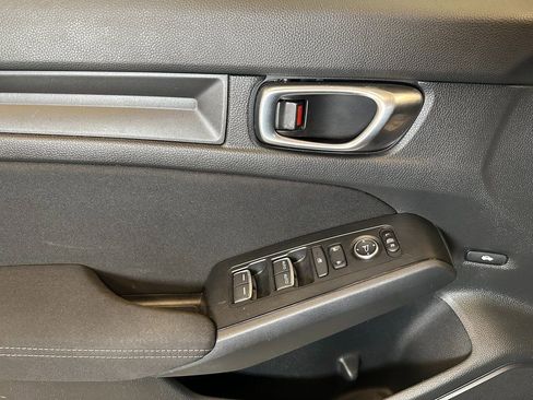 Used 2023 Honda Civic LX image 17