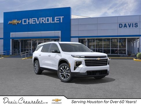 New 2026 Chevrolet Traverse LT FWD image 1