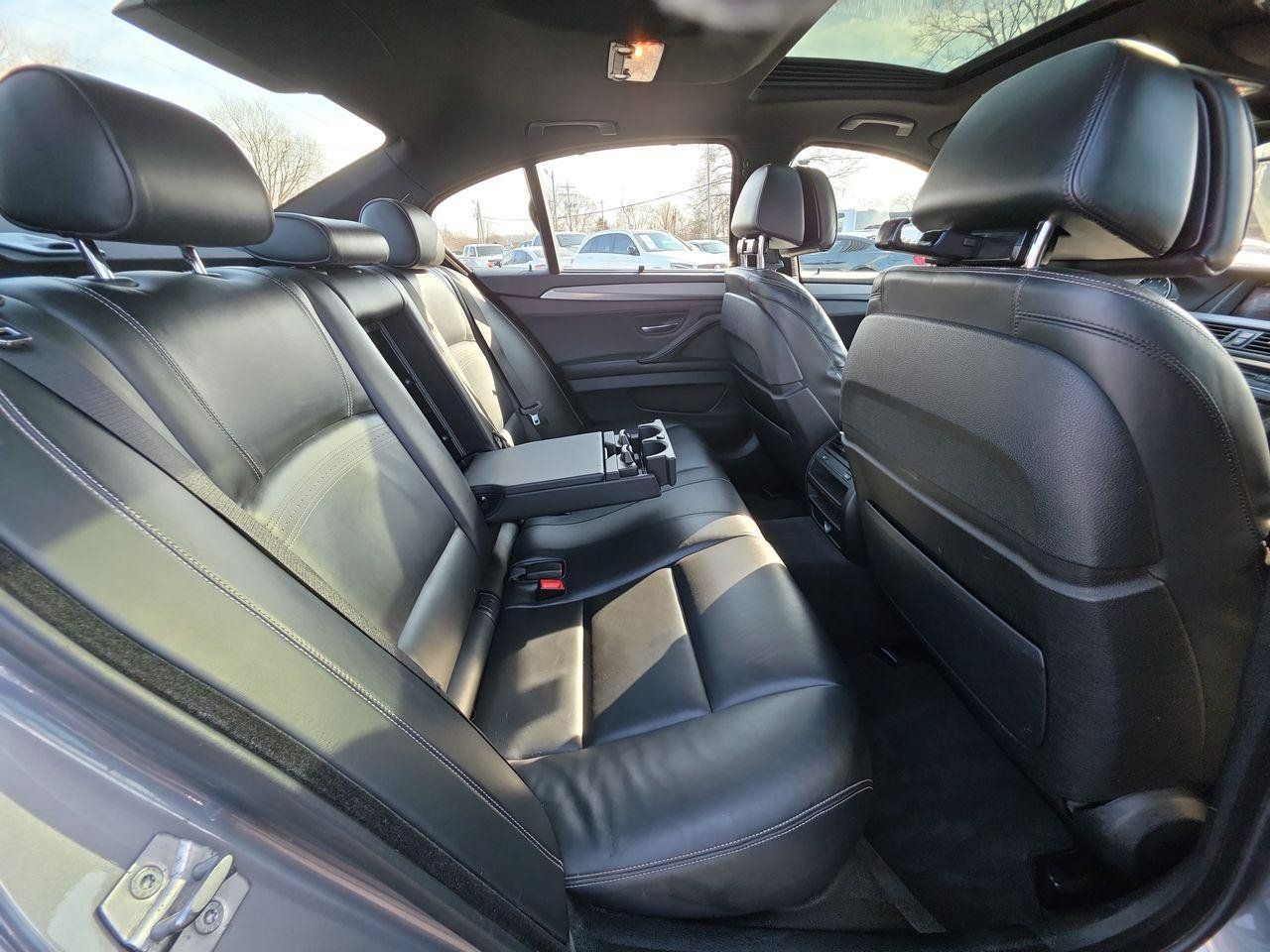 Used 2015 BMW 550i xDrive Sedan AWD/4WD image 7