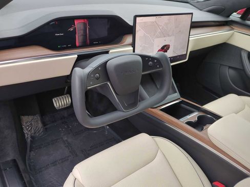 Used 2021 Tesla Model S Plaid image 10