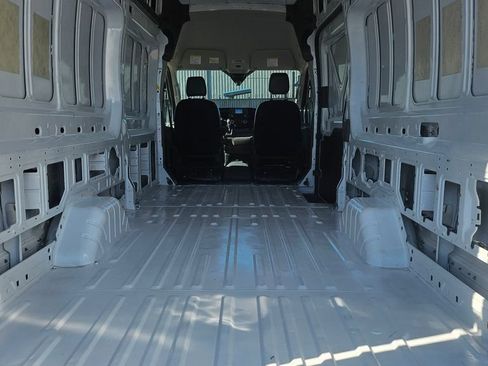 Used 2025 Ford Transit 250 148 High Roof Extended RWD image 14