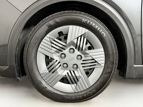 Used 2025 Kia K4 LX image 11