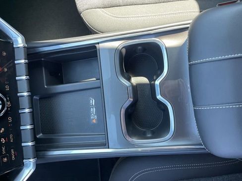 Used 2025 GMC Acadia Elevation image 14