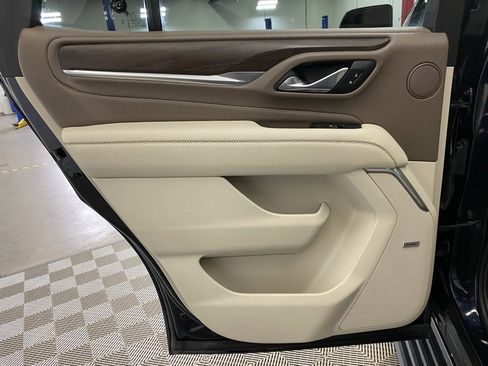 Used 2021 GMC Yukon Denali w/ Denali Premium Package image 16