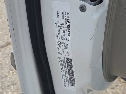 Used 2013 Chrysler Town & Country Touring FWD image 37