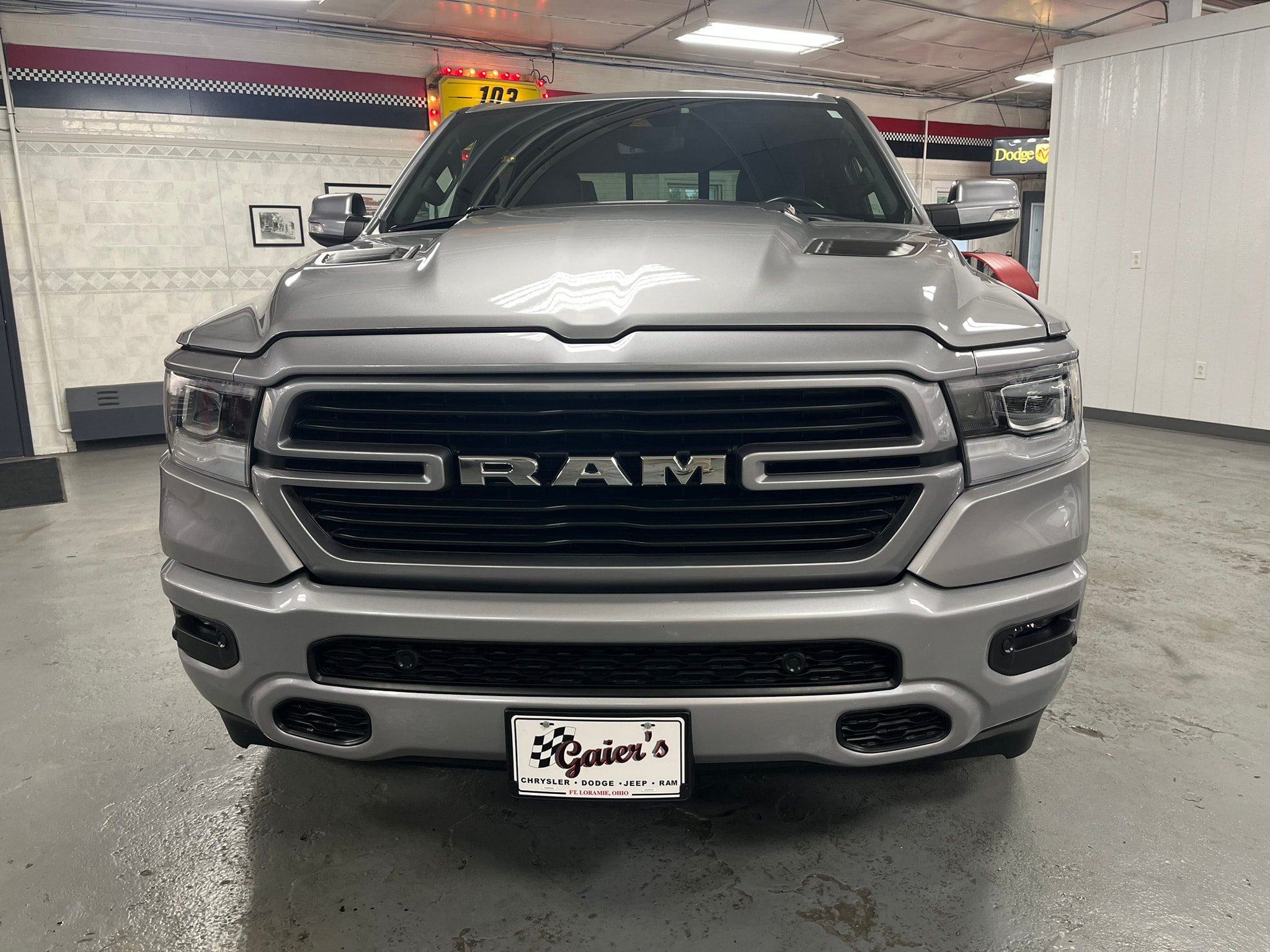 Used 2022 RAM 1500 Laramie w/ Sport Appearance Package AWD/4WD image 4