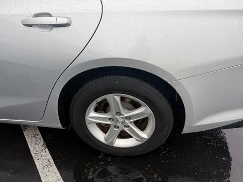Used 2020 Chevrolet Malibu LS FWD image 5