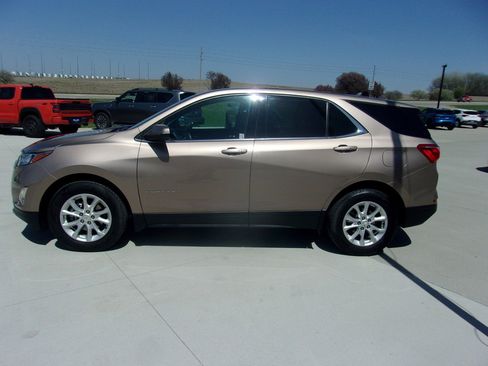 Used 2018 Chevrolet Equinox LT FWD image 7