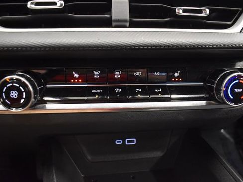 Used 2025 Chevrolet Equinox LT image 27